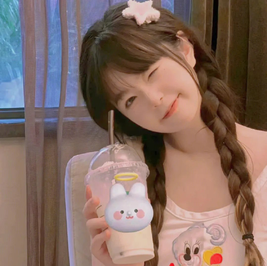 乘风而上的她封面