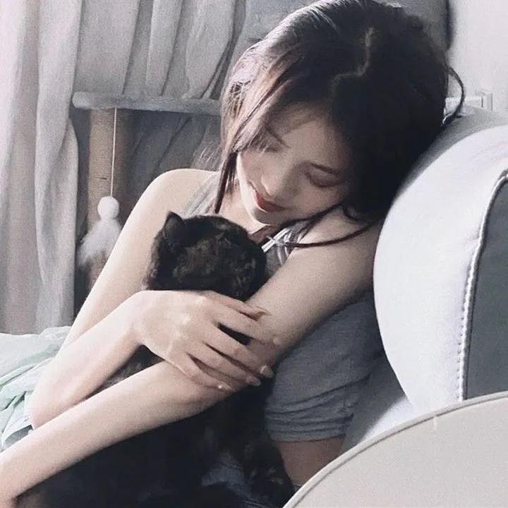 爱，不由自主封面